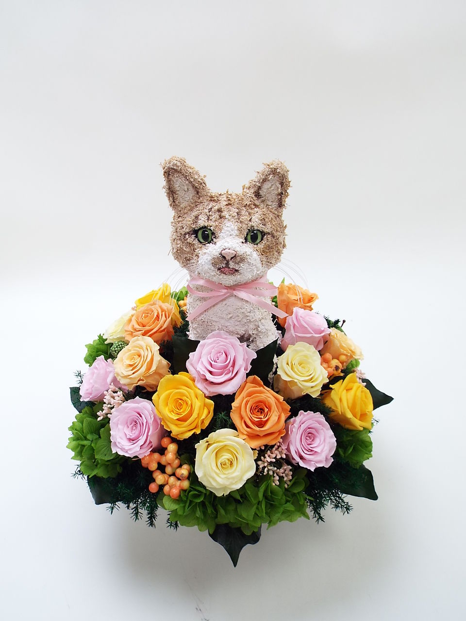 ペットのお供え花に猫の形のオーダーメイド | 動物トピアリー作品集 | アトリエ花倶楽部