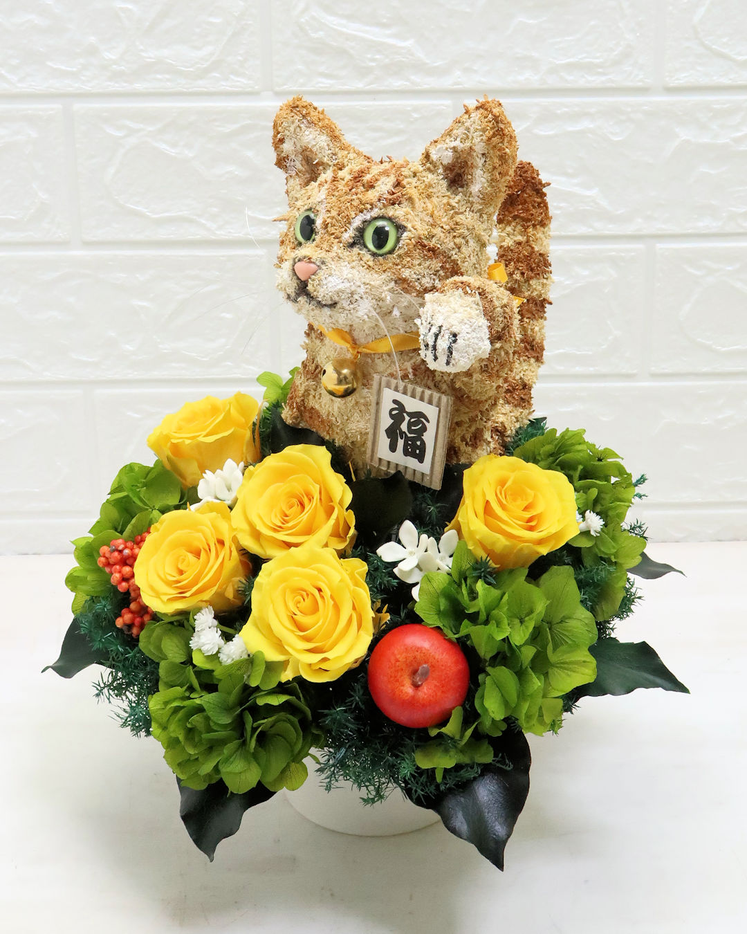 招き猫　茶トラ猫