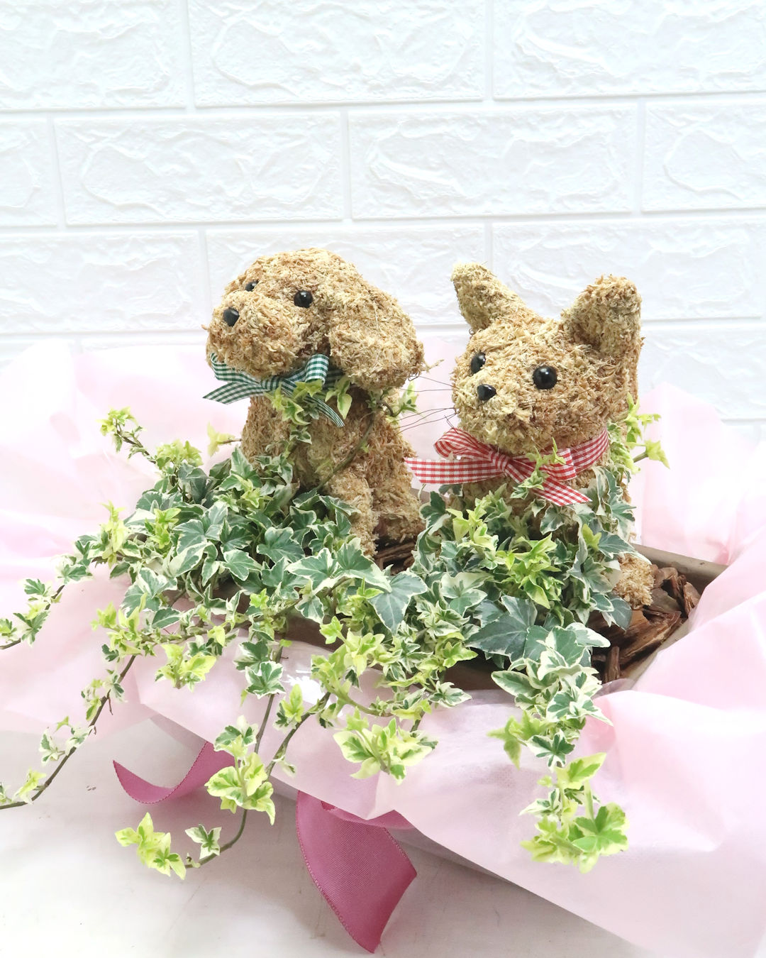 犬と猫 トピアリー 寄せ植え